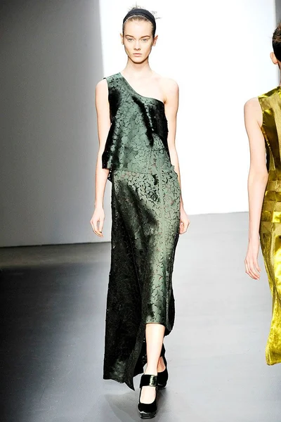 Look 35